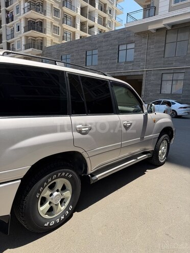 Toyota Land Cruiser-11