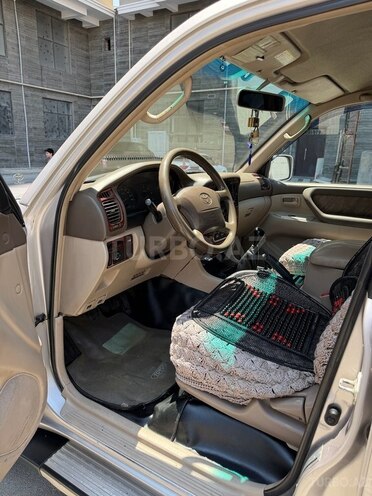 Toyota Land Cruiser-4
