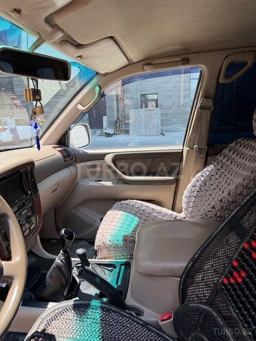Toyota Land Cruiser-16