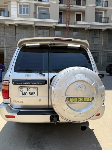 Toyota Land Cruiser-13