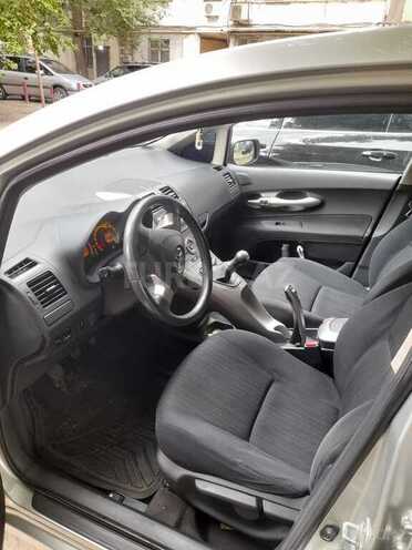 Toyota Auris-5