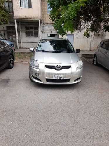 Toyota Auris-1