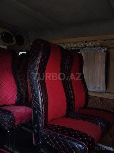 Ford Transit-9