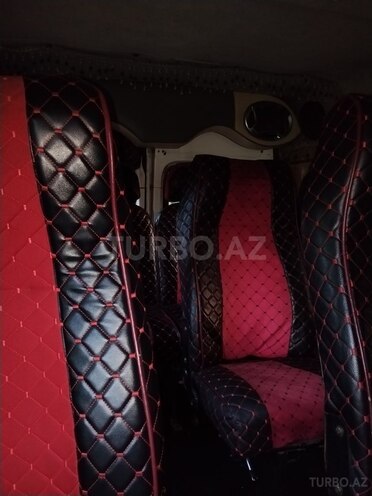 Ford Transit-10
