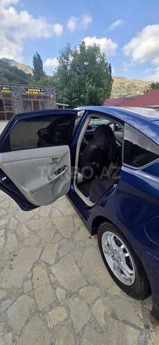 Toyota Prius-4