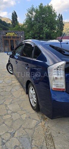 Toyota Prius-12