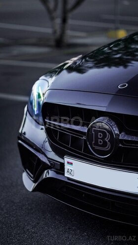 Mercedes E 220 d-3