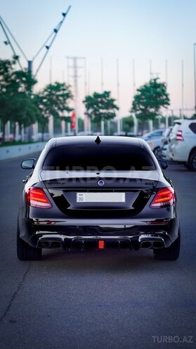 Mercedes E 220 d-5