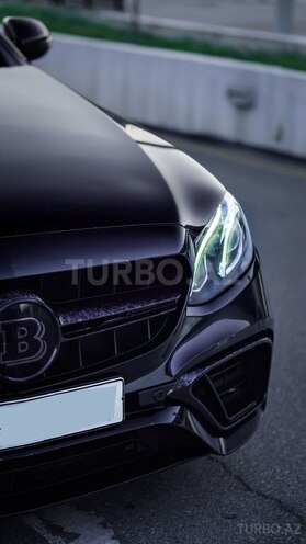Mercedes E 220 d-4