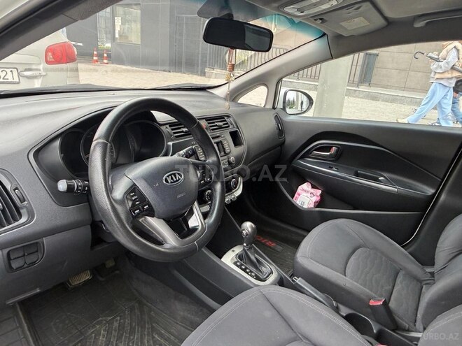 Kia Rio-5