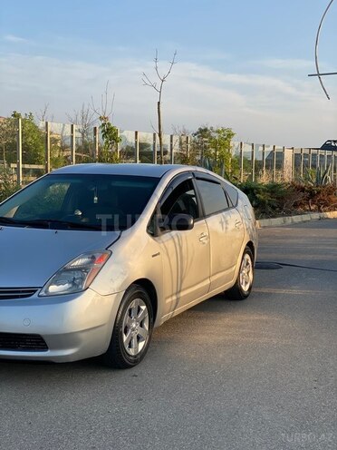 Toyota Prius-2