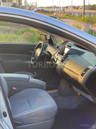 Toyota Prius-6