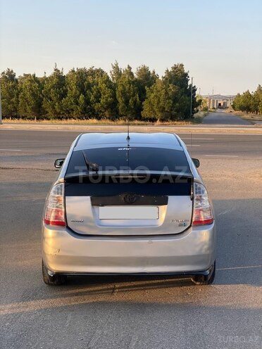 Toyota Prius-3