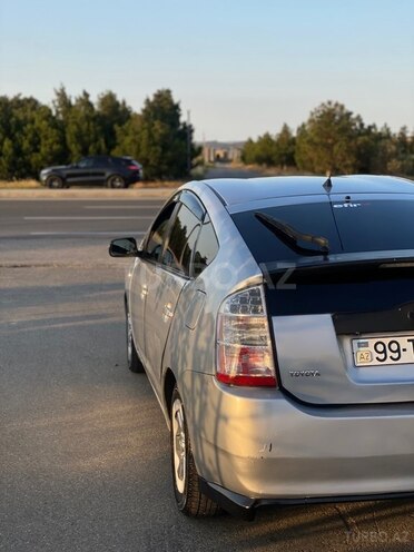 Toyota Prius-5