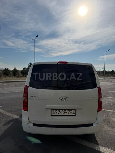 Hyundai H-1-2