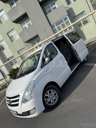 Hyundai H-1-12