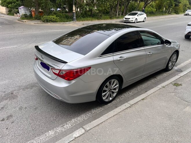 Hyundai Sonata-4