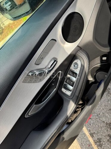 Mercedes C 300 4MATIC-7