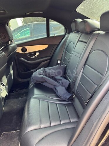 Mercedes C 300 4MATIC-8