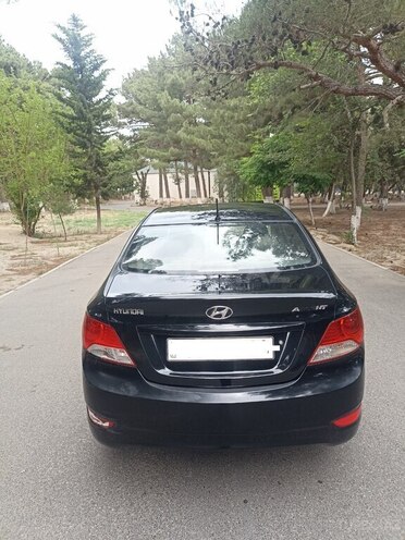 Hyundai Accent-3