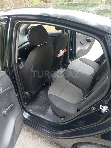 Hyundai Accent-9