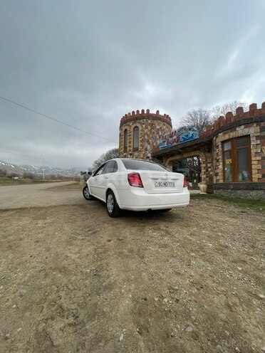 Chevrolet Lacetti-7