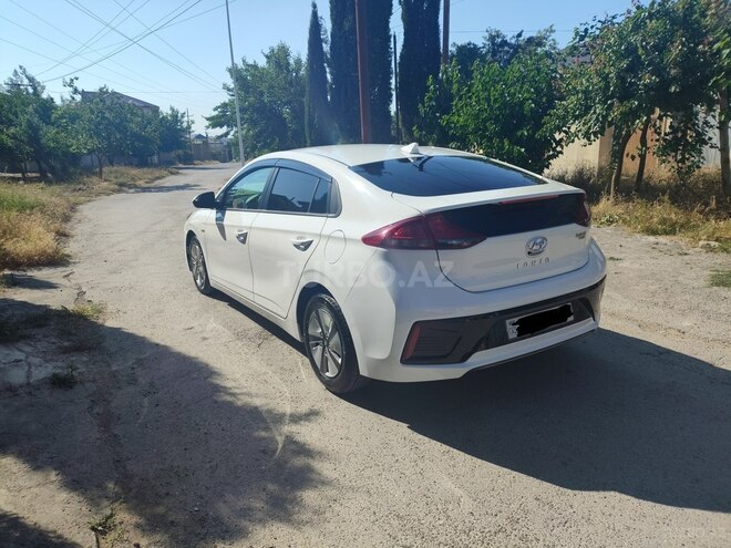Hyundai IONIQ-4