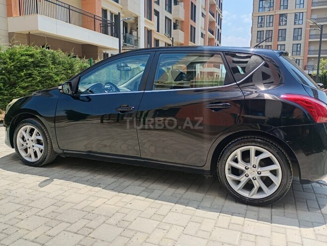 Nissan Tiida-2