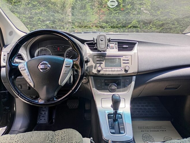 Nissan Tiida-4