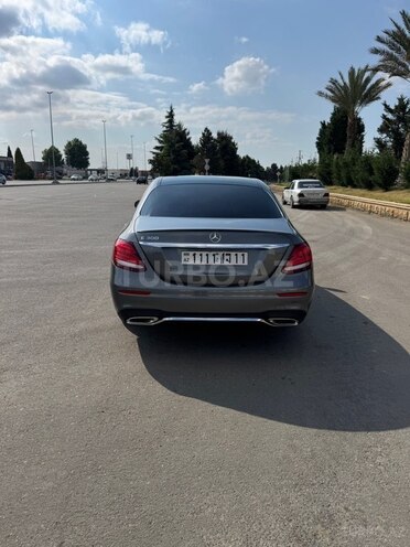 Mercedes E 300-2