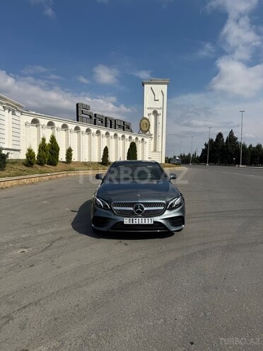 Mercedes E 300-1