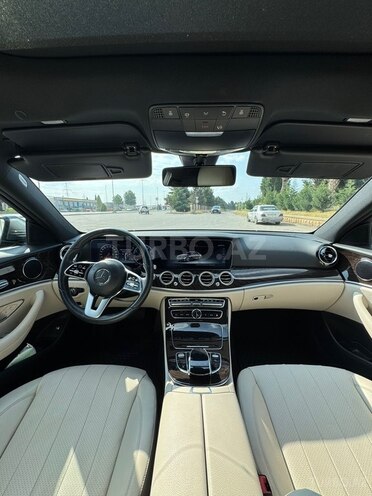 Mercedes E 300-7