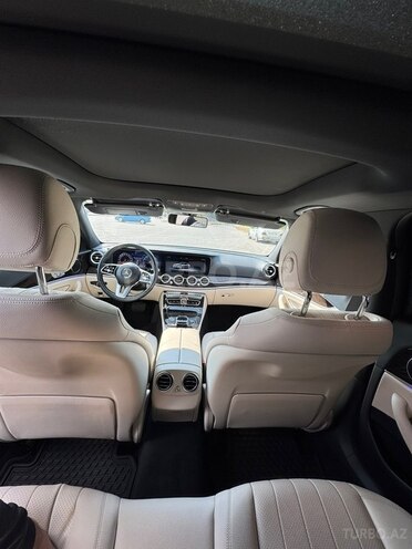 Mercedes E 300-8