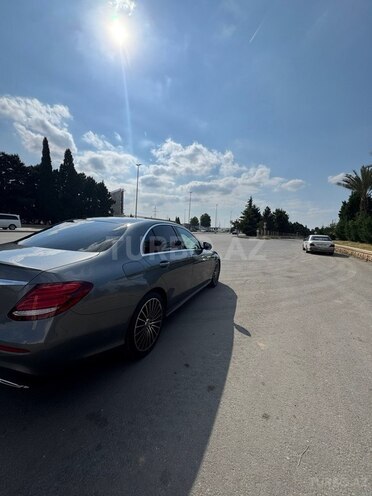 Mercedes E 300-18