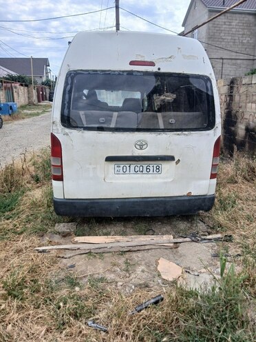 Toyota HiAce-2