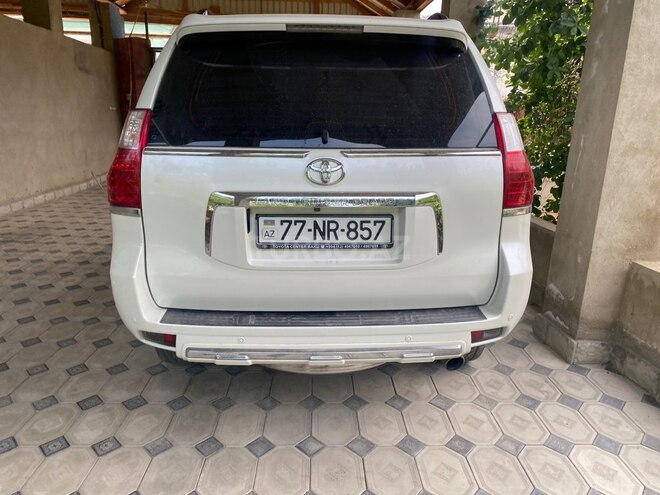 Toyota Land Cruiser Prado-4
