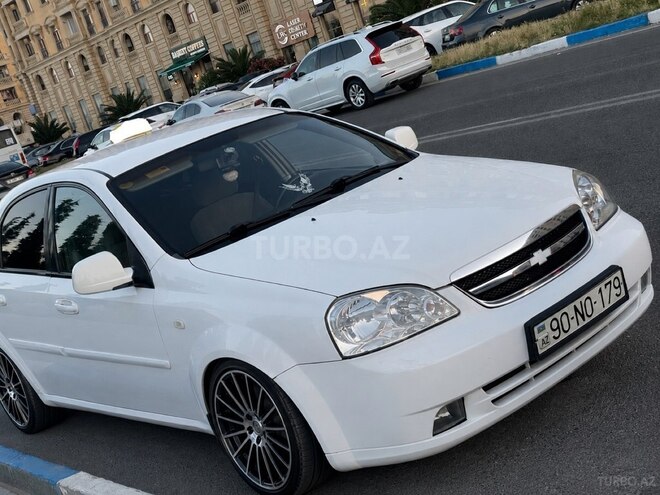 Chevrolet Lacetti-1