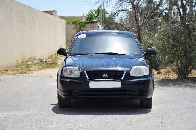 Hyundai Accent-1