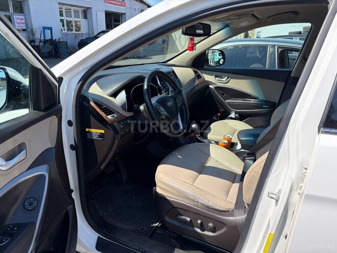 Hyundai Grand Santa Fe-6