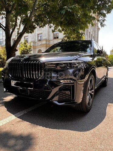 BMW X7-1
