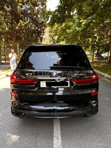 BMW X7-6