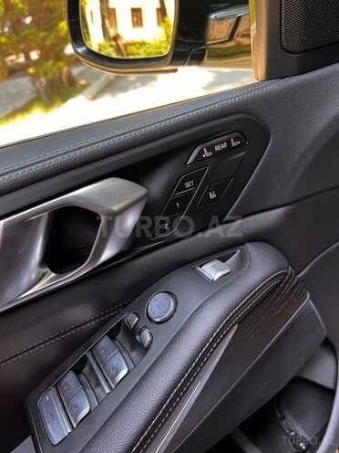 BMW X7-16
