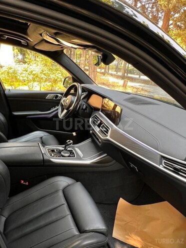 BMW X7-8