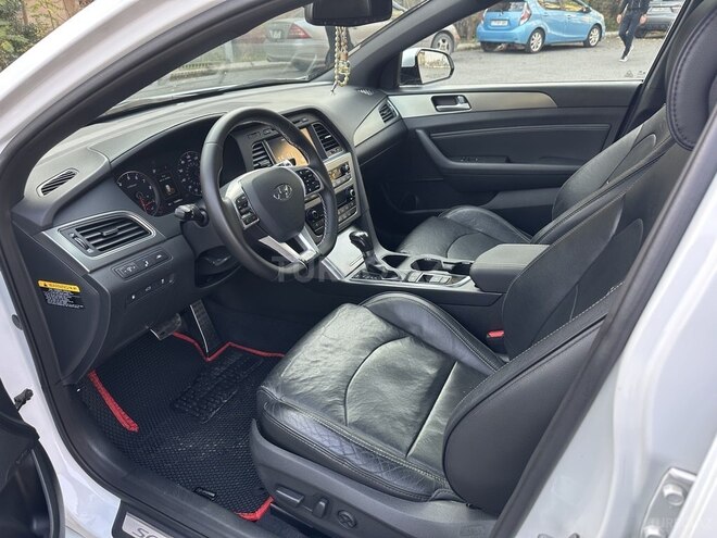 Hyundai Sonata-13