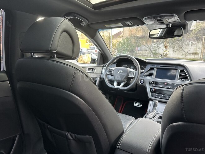 Hyundai Sonata-15