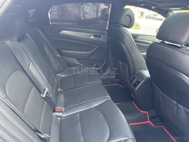 Hyundai Sonata-12