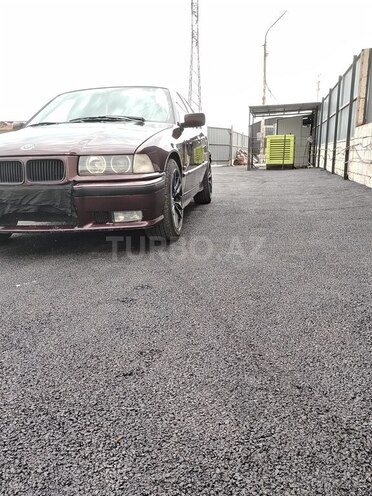 BMW 320-2