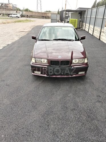 BMW 320-4