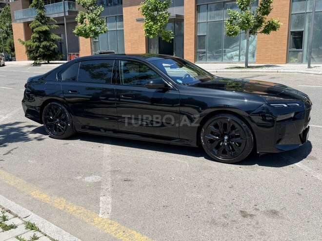 BMW i7-4