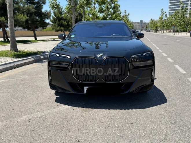 BMW i7-2